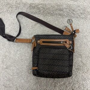 Women’s crossbody